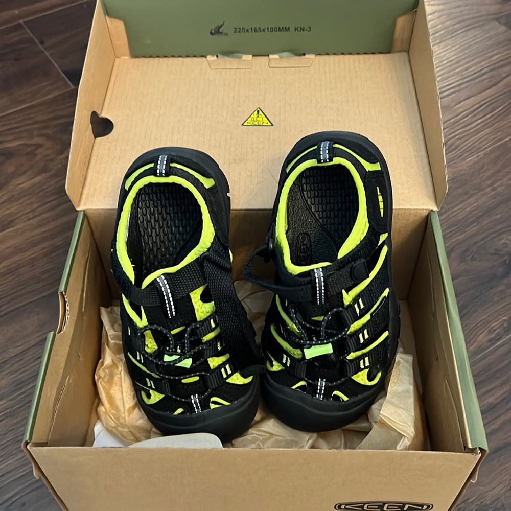 Keen sandals. Size 11.